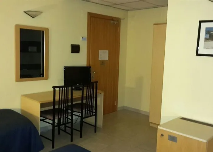 Fly Cagliari 酒店 阿塞米尼