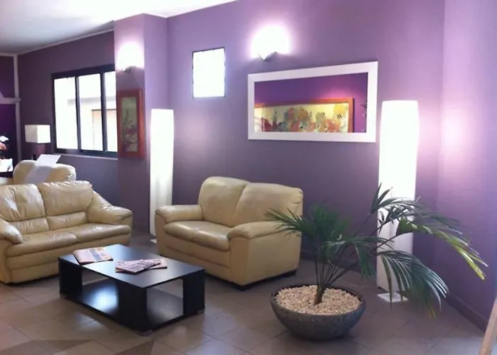 Fly Cagliari 阿塞米尼