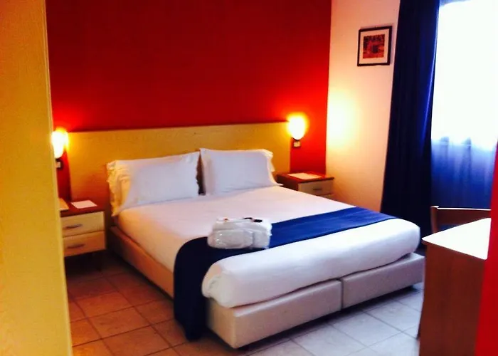 酒店 Fly Cagliari 阿塞米尼